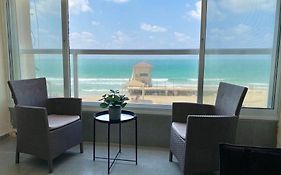 Seaside Cozy Apartment